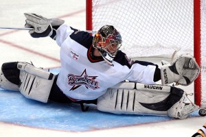 开云注册-费德勒回归赛场，败北首场状态亮眼，C9观众沸腾！